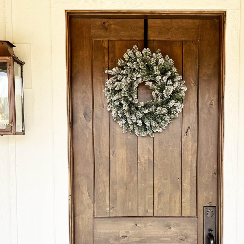 Papyrus 24" Pre-Lit Blue Spruce Artificial Wreath